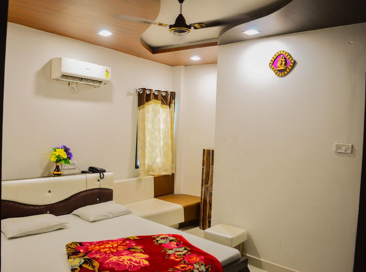 Hotel Shree Dwarkadhish Palace Ujjain Luaran gambar